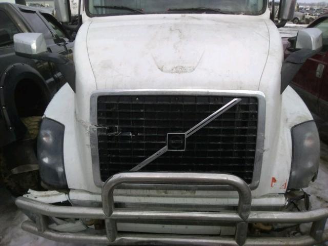 4V4NC9EH0GN956080 - 2016 VOLVO VN VNL WHITE photo 7