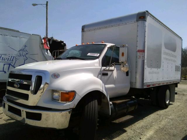 3FRNF6FA6AV275410 - 2010 FORD F650 SUPER WHITE photo 2