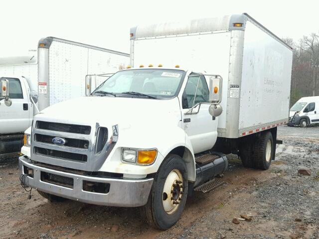 3FRNF6FA5AV275415 - 2010 FORD F650 SUPER WHITE photo 2