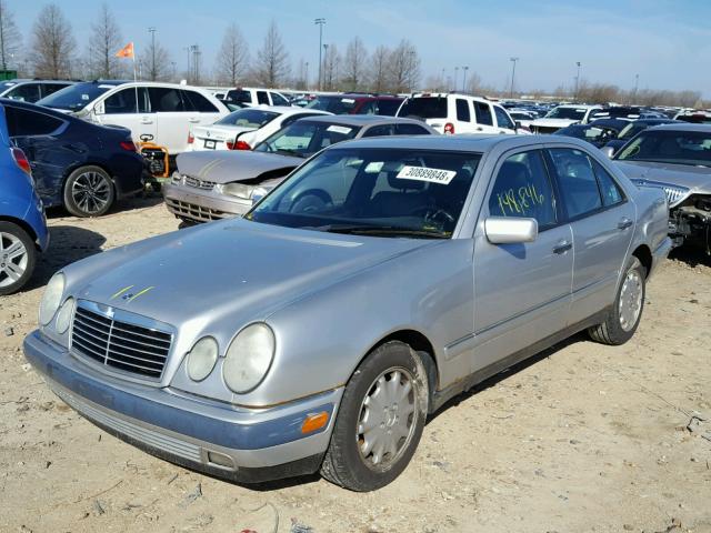 WDBJF65H2XA922907 - 1999 MERCEDES-BENZ E 320 SILVER photo 2