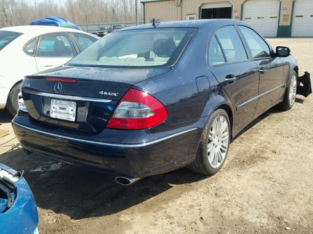 WDBUF87X98B345561 - 2008 MERCEDES-BENZ E 350 4MAT BLUE photo 4