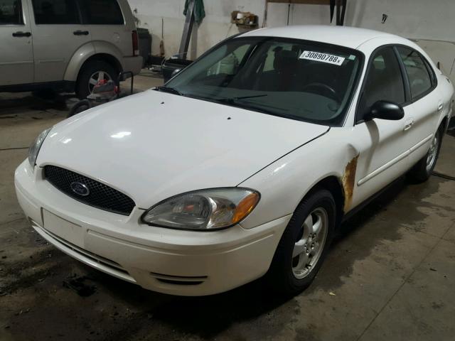 1FAFP53U07A102152 - 2007 FORD TAURUS SE WHITE photo 2