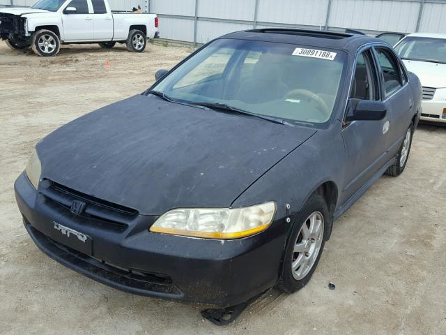 JHMCG56702C010814 - 2002 HONDA ACCORD SE BLACK photo 2