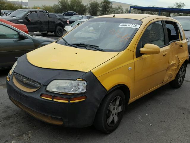 KL1TD66616B672251 - 2006 CHEVROLET AVEO BASE Դեղին լուսանկար 2