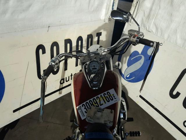 JH2RC44731M450286 - 2001 HONDA VT750 CD2 栗色 照片 5