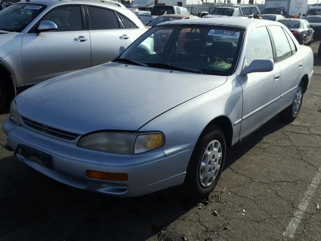 4T1BG12K8TU792464 - 1996 TOYOTA CAMRY DX GRAY photo 2