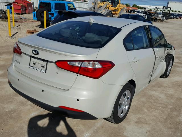 KNAFK4A63E5219105 - 2014 KIA FORTE LX WHITE photo 4