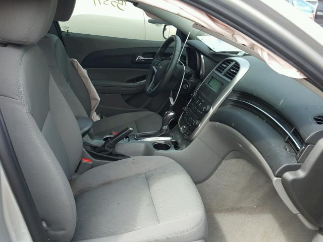 1G11B5SL9FU123423 - 2015 CHEVROLET MALIBU LS 银色 照片 5