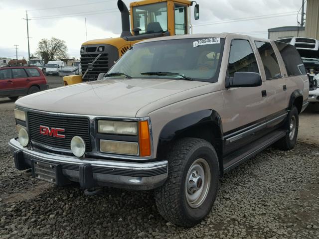 1GKGK26N6PJ730740 - 1993 GMC SUBURBAN K GOLD photo 2