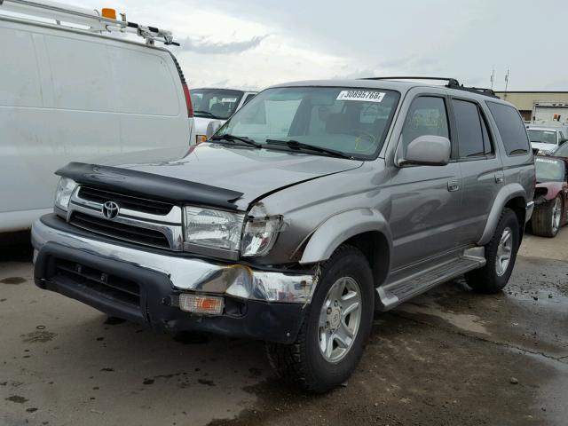 JT3HN86R929063030 - 2002 TOYOTA 4RUNNER SR GRAY photo 2