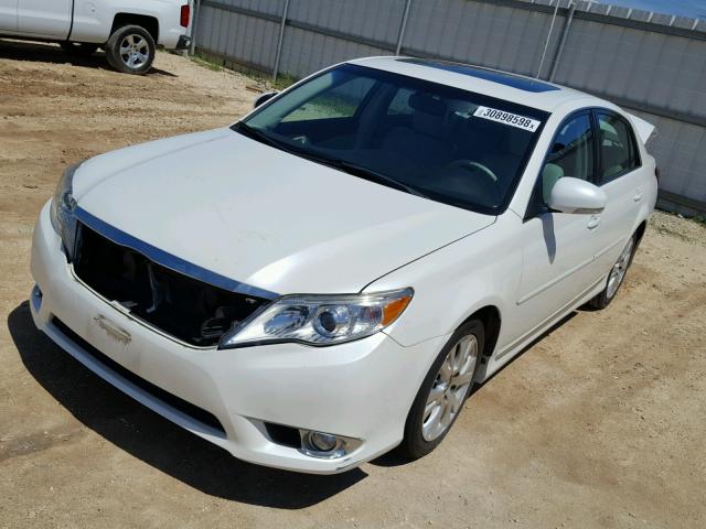 4T1BK3DB1BU400835 - 2011 TOYOTA AVALON BAS WHITE photo 2