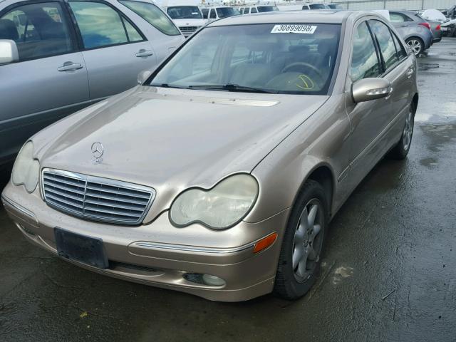 WDBRF64J72F186632 - 2002 MERCEDES-BENZ C 320 CREAM photo 2