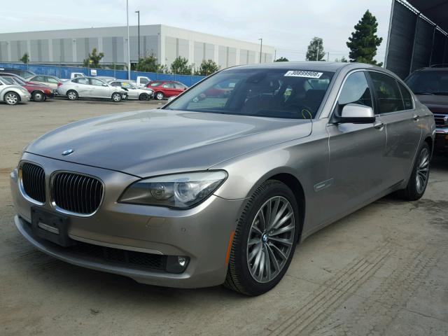 WBAKB8C52BC851949 - 2011 BMW 750LI SILVER photo 2