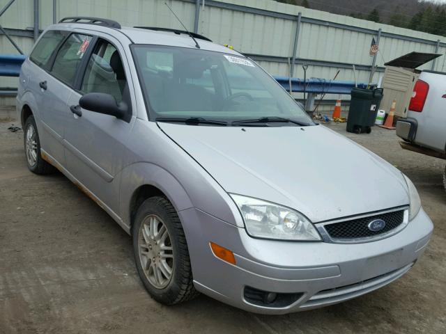 1FAHP36N96W164698 - 2006 FORD FOCUS ZXW SILVER photo 1