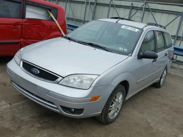 1FAHP36N96W164698 - 2006 FORD FOCUS ZXW SILVER photo 2