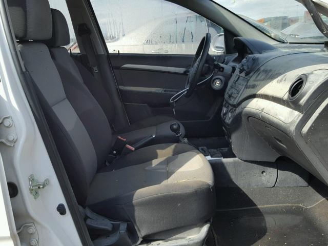 KL1TD66E19B331296 - 2009 CHEVROLET AVEO LS WHITE photo 5