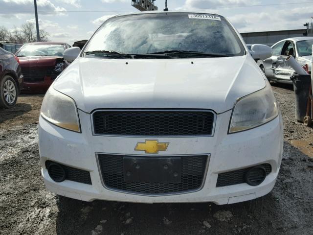 KL1TD66E19B331296 - 2009 CHEVROLET AVEO LS WHITE photo 9