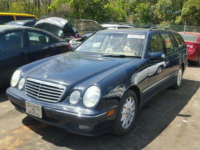 WDBJH65J52X075013 - 2002 MERCEDES-BENZ E 320 BLUE photo 2