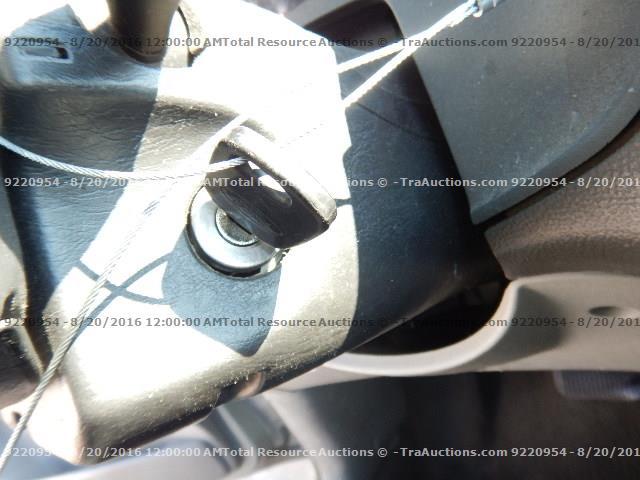 1FAFP34N95W307559 - 2005 FORD FOCUS ZX4 GREEN photo 13