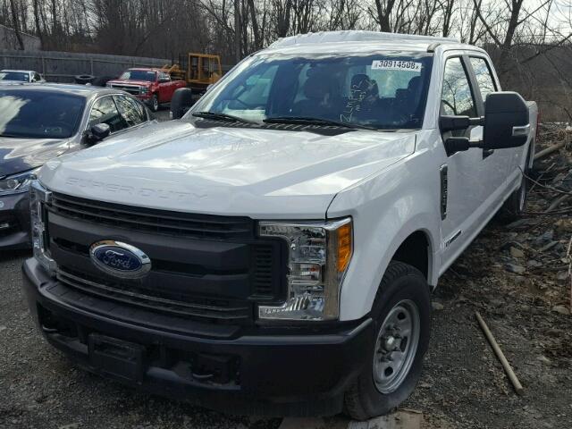 1FT7W2AT9HEE48396 - 2017 FORD F250 SUPER WHITE photo 2