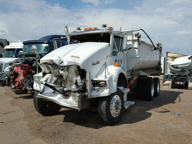 1NKDLU9X1XR821855 - 1999 KENWORTH CONSTRUCT WHITE photo 2