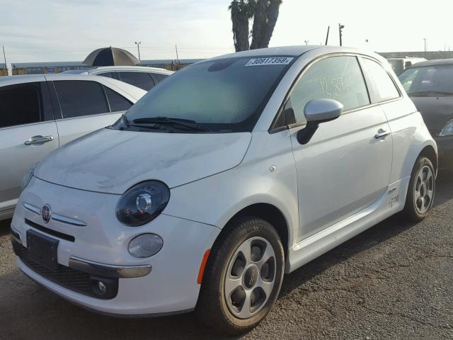 3C3CFFGE3FT756664 - 2015 FIAT 500 ELECTR WHITE photo 2