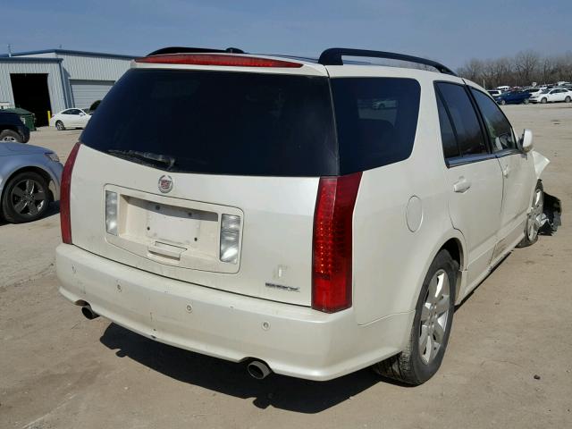 1GYEE637X80145930 - 2008 CADILLAC SRX WHITE photo 4