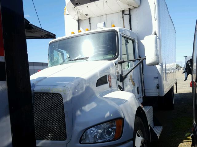 2NKHHM6X8FM436841 - 2015 KENWORTH CONSTRUCTI WHITE photo 2