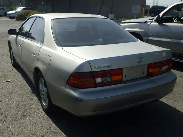 JT8BF28G0W5026838 - 1998 LEXUS ES 300 GRAY photo 3