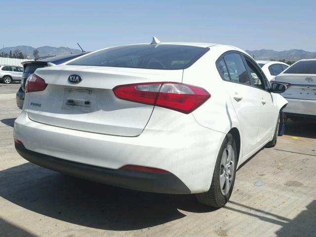 KNAFK4A67G5572885 - 2016 KIA FORTE LX WHITE photo 4