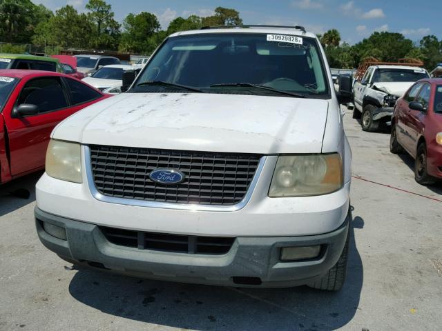 1FMRU15W84LB77605 - 2004 FORD EXPEDITION WHITE photo 9