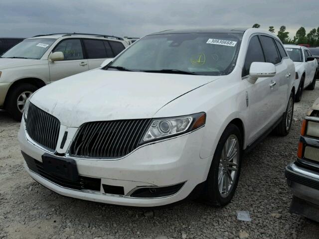 2LMHJ5AT8DBL55220 - 2013 LINCOLN MKT WHITE photo 2