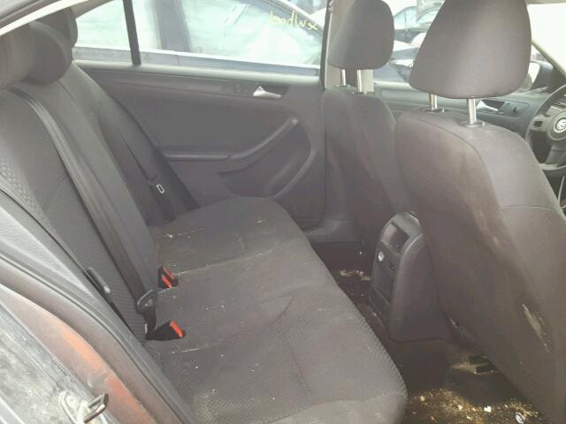 3VW2K7AJ1EM252909 - 2014 VOLKSWAGEN JETTA BASE 灰色 照片 6