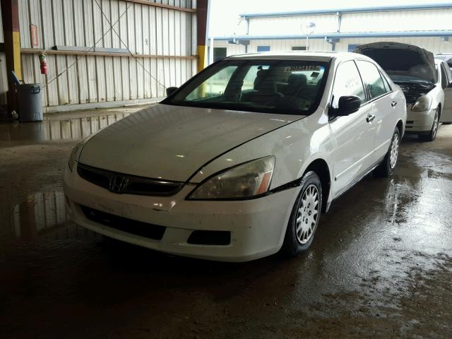 1HGCM56127A097285 - 2007 HONDA ACCORD VAL WHITE photo 2