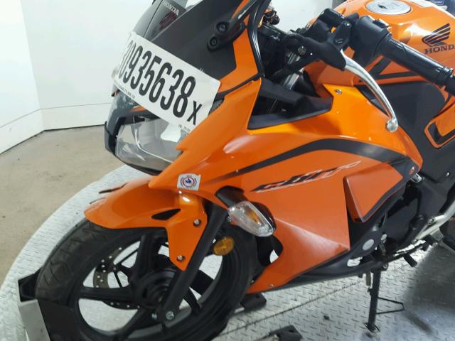 MLHNC5103G5201359 - 2016 HONDA CBR300 R ORANGE photo 17