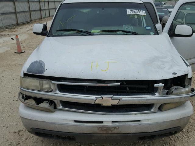 1GNEC13T11R201645 - 2001 CHEVROLET TAHOE C150 WHITE photo 7