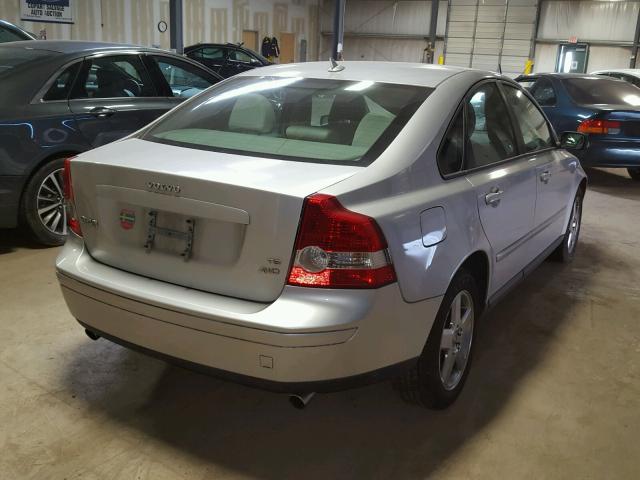 YV1MH682352075378 - 2005 VOLVO S40 T5 SILVER photo 4