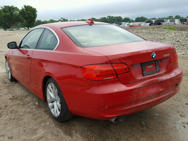 WBAKE3C55BE441726 - 2011 BMW 328 I RED photo 3