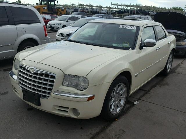 2C3LA63H06H499437 - 2006 CHRYSLER 300C WHITE photo 2