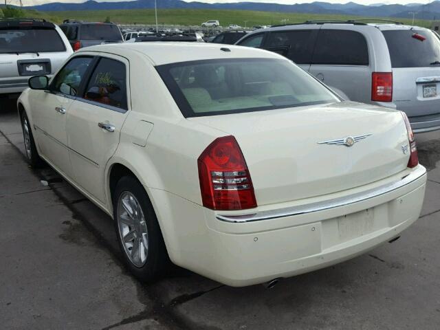 2C3LA63H06H499437 - 2006 CHRYSLER 300C WHITE photo 3