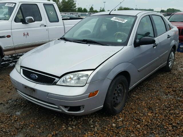 1FAFP34N76W101514 - 2006 FORD FOCUS ZX4 SILVER photo 10