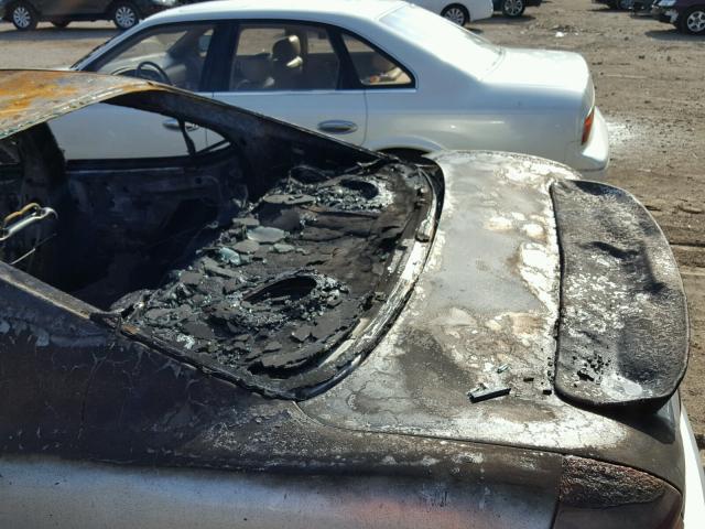 2G2WP522041111342 - 2004 PONTIAC GRAND PRIX SILVER photo 9