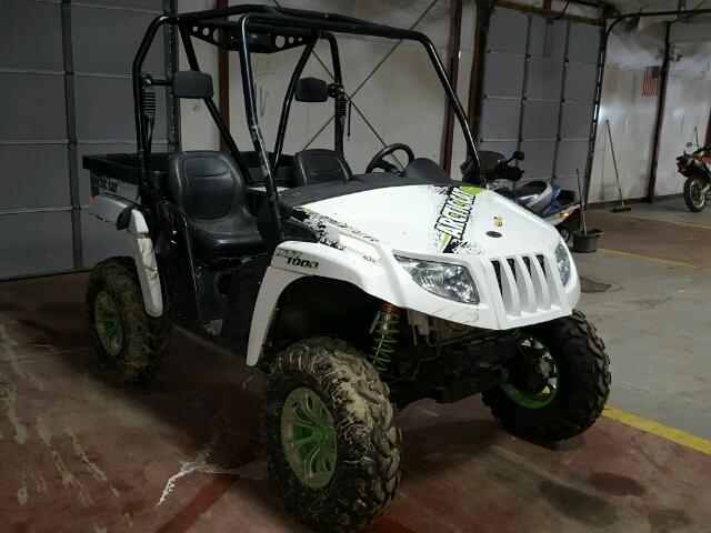 4UF11MPV2BT302376 - 2011 ARCTIC CAT PROWLER WHITE photo 1