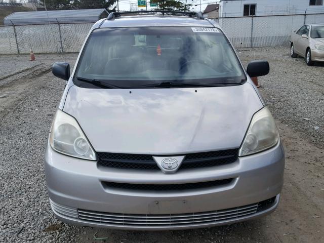 5TDZA23C05S313267 - 2005 TOYOTA SIENNA CE SILVER photo 9