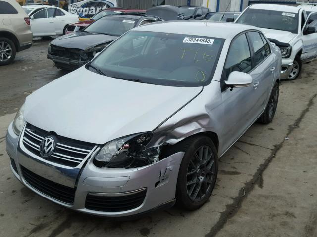 3VWJX7AJ7AM024288 - 2010 VOLKSWAGEN JETTA S 银色 照片 2