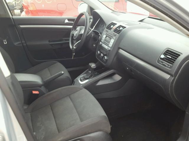 3VWJX7AJ7AM024288 - 2010 VOLKSWAGEN JETTA S 银色 照片 5