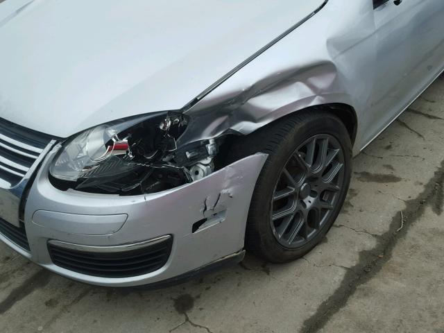 3VWJX7AJ7AM024288 - 2010 VOLKSWAGEN JETTA S 银色 照片 9