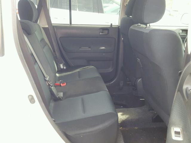 JTLKT324264123631 - 2006 TOYOTA SCION XB WHITE photo 6
