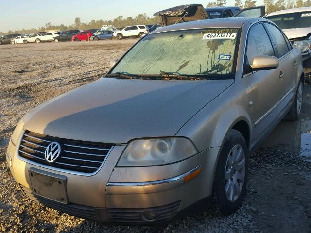 WVWSH63BX1P265003 - 2001 VOLKSWAGEN PASSAT GLS GOLD photo 2