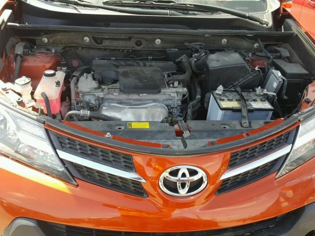 JTMZFREVXFD053384 - 2015 TOYOTA RAV4 LE ORANGE photo 7